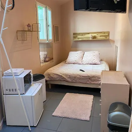 Apartment Pink Studio